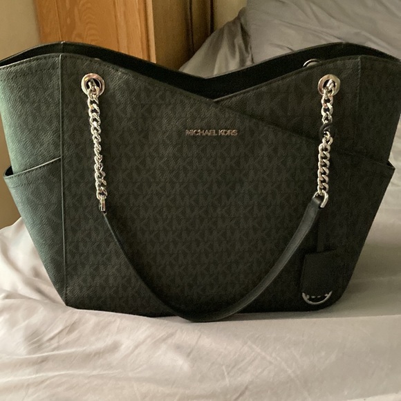 Michael Kors Large Logo Shoulder Bag - Picture 2 of 5